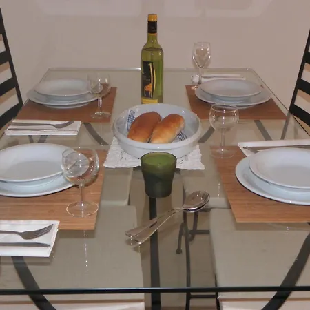 아파트 Large One Bedroom Apartment, Vanessa Complex,